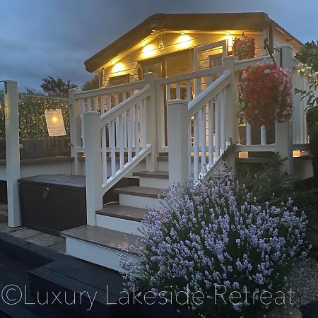 Hotel Lakeside Retreat With Hot Tub & Fishing Peg At Tattershall Lakes Country Park Zewnętrze zdjęcie