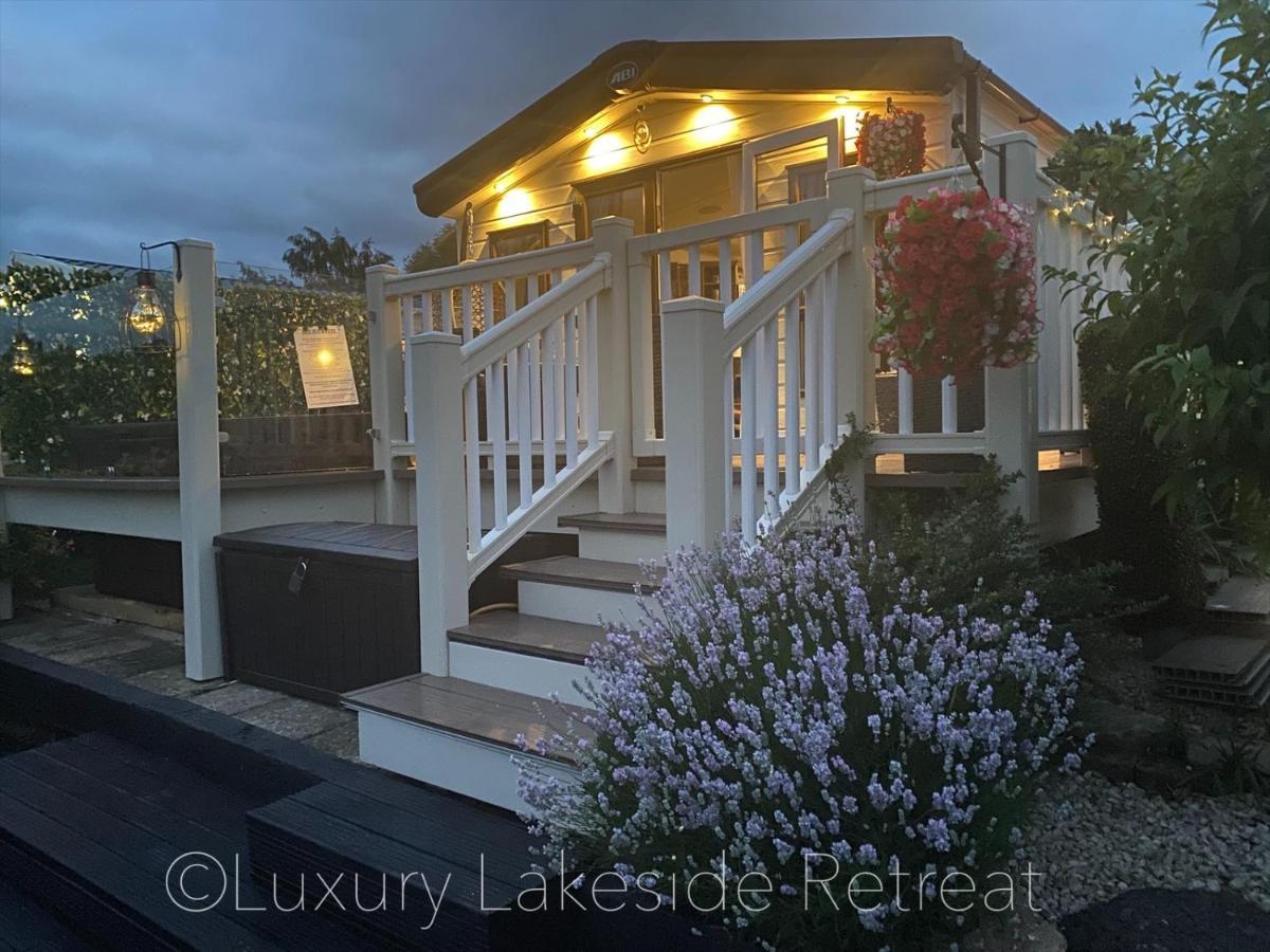 Hotel Lakeside Retreat With Hot Tub & Fishing Peg At Tattershall Lakes Country Park Zewnętrze zdjęcie