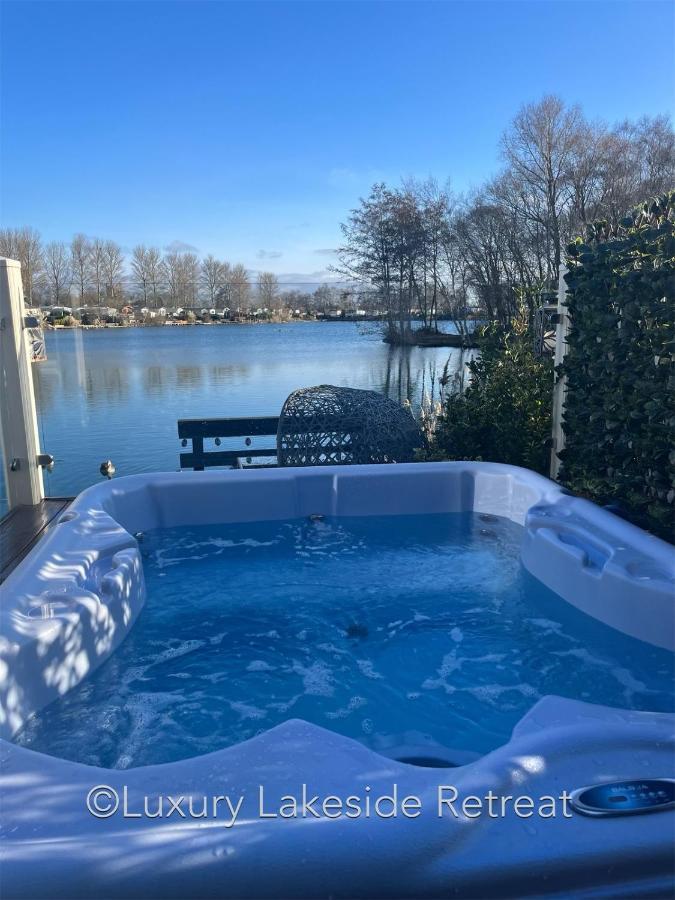 Hotel Lakeside Retreat With Hot Tub & Fishing Peg At Tattershall Lakes Country Park Zewnętrze zdjęcie